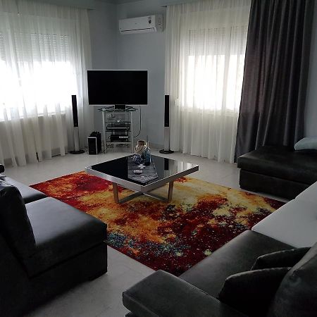 Bourlis Apartments Asproválta Eksteriør billede