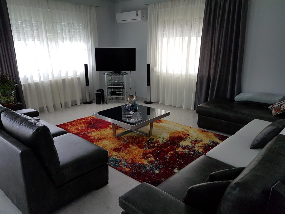 Bourlis Apartments Asproválta Eksteriør billede